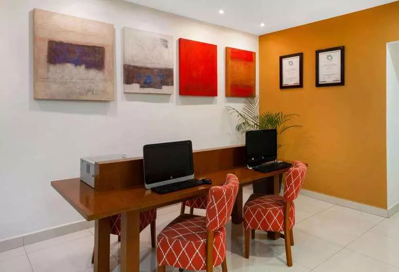 فندق La Quinta By Wyndham Puebla Palmas Angelopolis