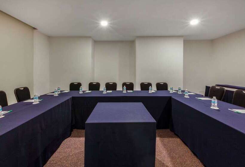 هتل La Quinta By Wyndham Puebla Palmas Angelopolis