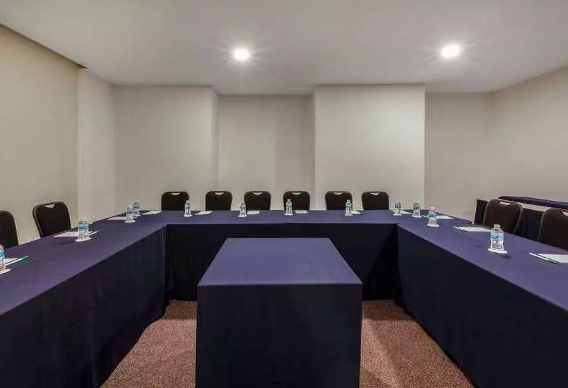 فندق La Quinta By Wyndham Puebla Palmas Angelopolis