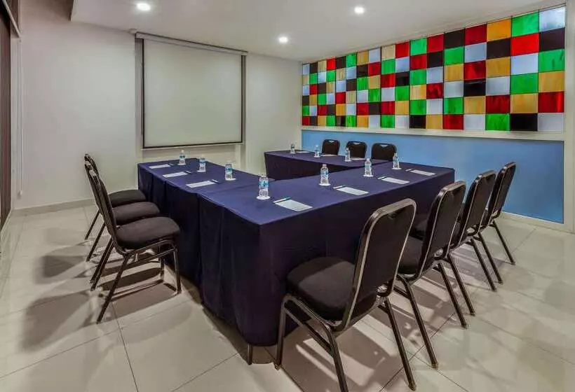 فندق La Quinta By Wyndham Puebla Palmas Angelopolis