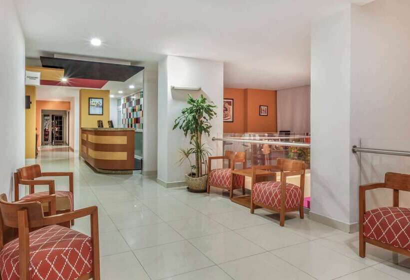 هتل La Quinta By Wyndham Puebla Palmas Angelopolis