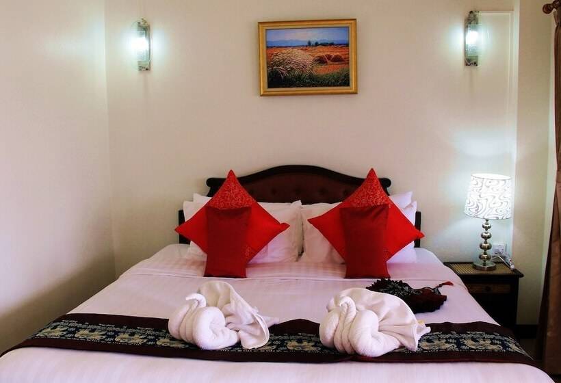 Отель Namkhong Riverside