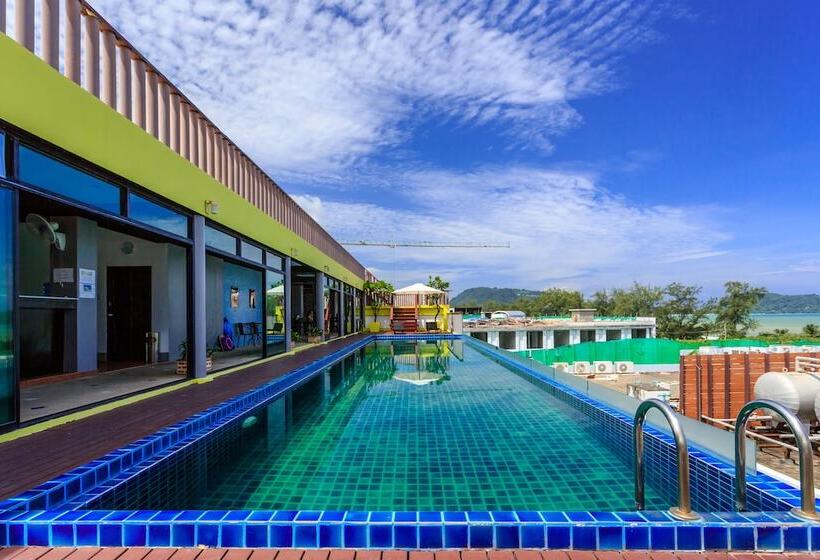 ホテル Patong Beach Side