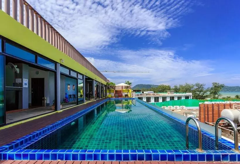 ホテル Patong Beach Side