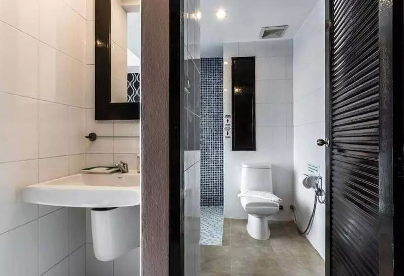 ホテル Patong Beach Side