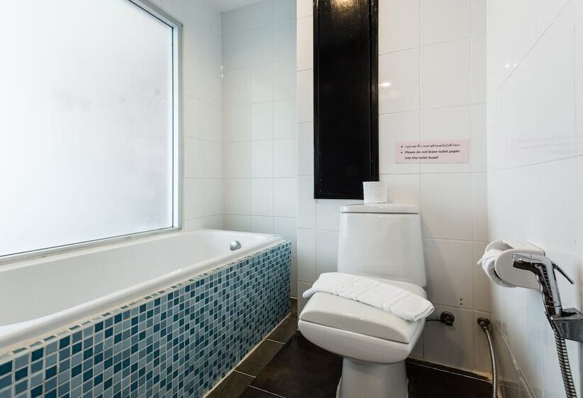 ホテル Patong Beach Side