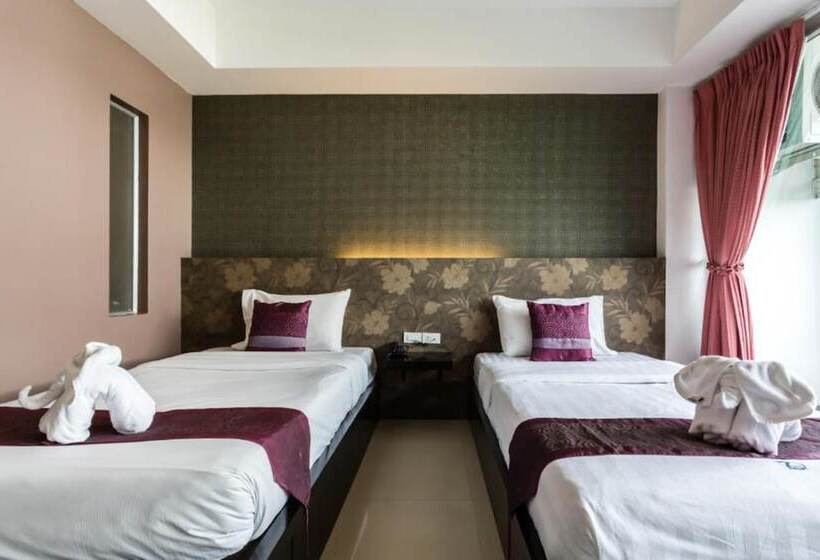 ホテル Patong Beach Side