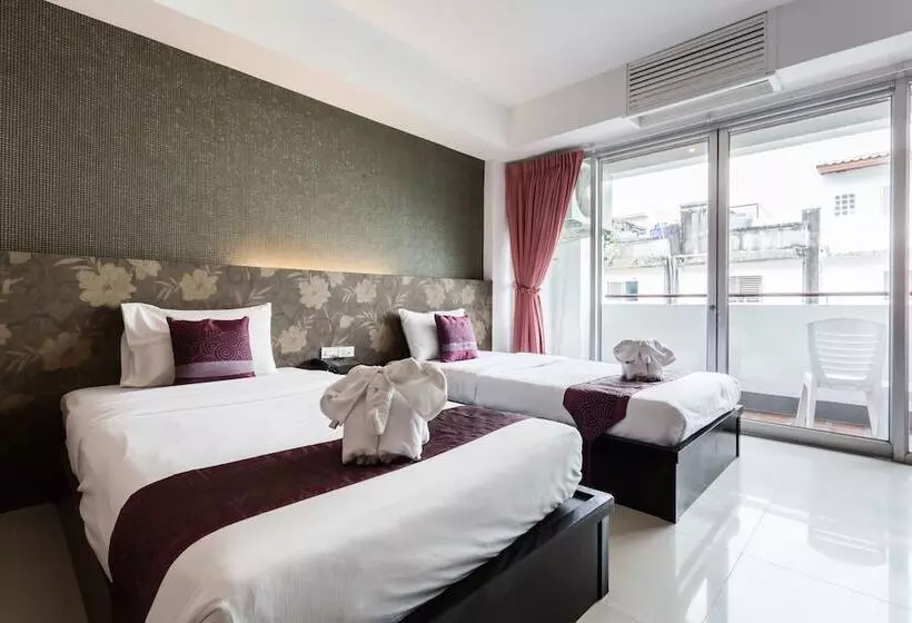 ホテル Patong Beach Side