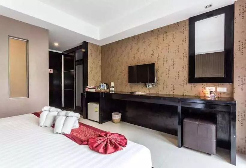 ホテル Patong Beach Side