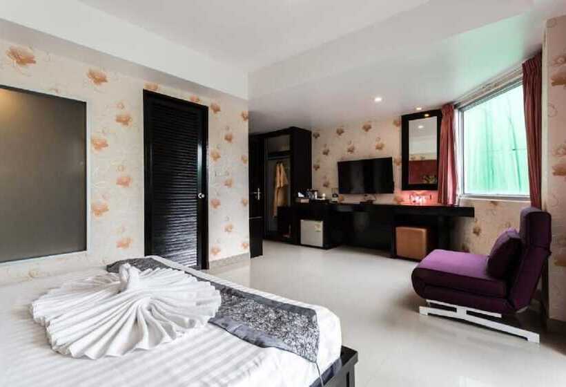 ホテル Patong Beach Side