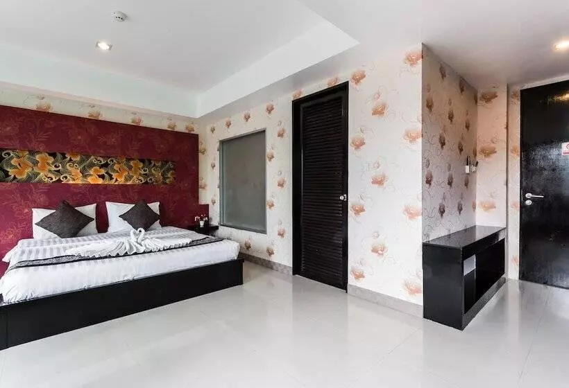 ホテル Patong Beach Side