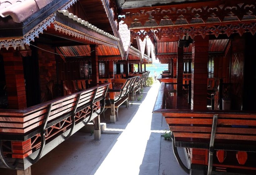 בית מלון כפרי Phi Phi Sand Sea View Resort