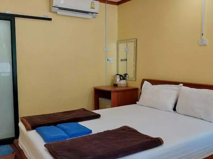 Hotel Phi Phi Sand Sea View Resort