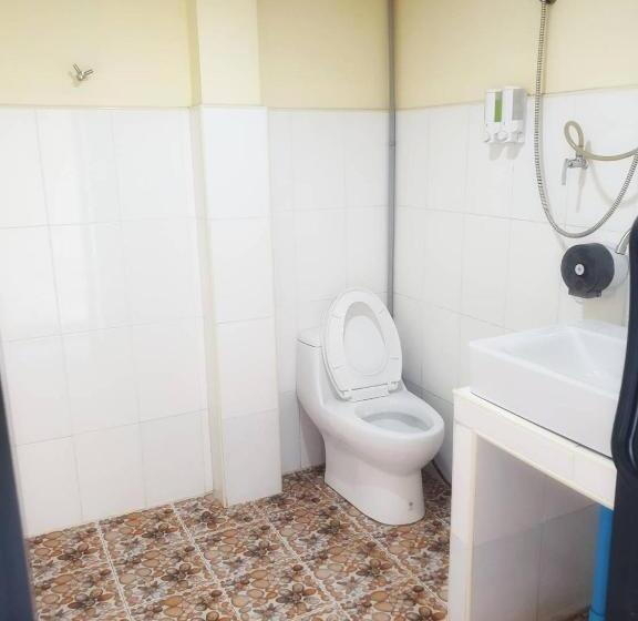 בית מלון כפרי Phi Phi Sand Sea View Resort