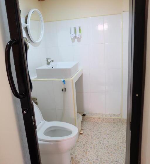 בית מלון כפרי Phi Phi Sand Sea View Resort