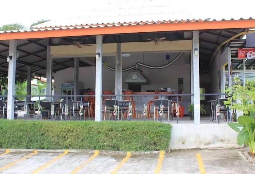 هتل Phuket Muay Thai House