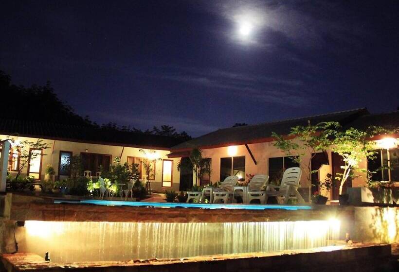 هتل Phuket Muay Thai House