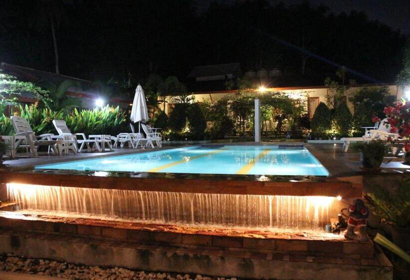 هتل Phuket Muay Thai House