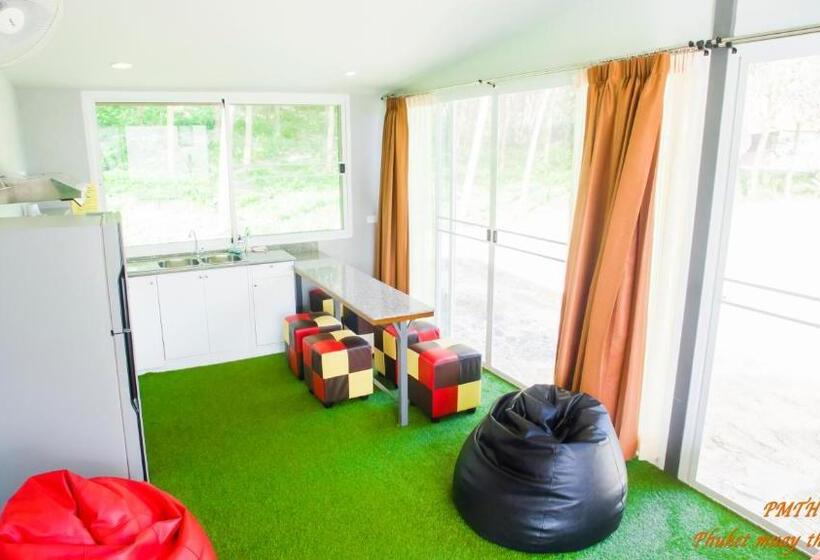 هتل Phuket Muay Thai House