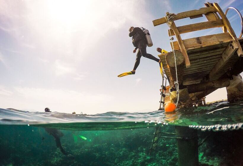 هتل The Breakers Diving And Surfing Lodge Soma Bay