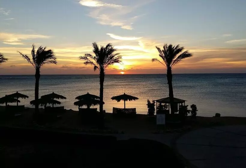 هتل The Breakers Diving And Surfing Lodge Soma Bay