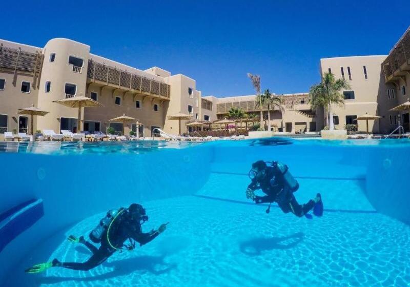 هتل The Breakers Diving And Surfing Lodge Soma Bay