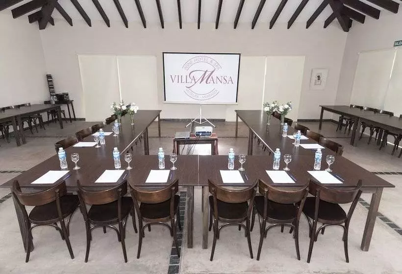 Hotel Villa Mansa Wine