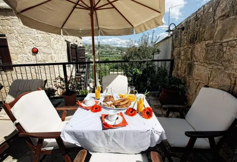 Leonidas Village Houses