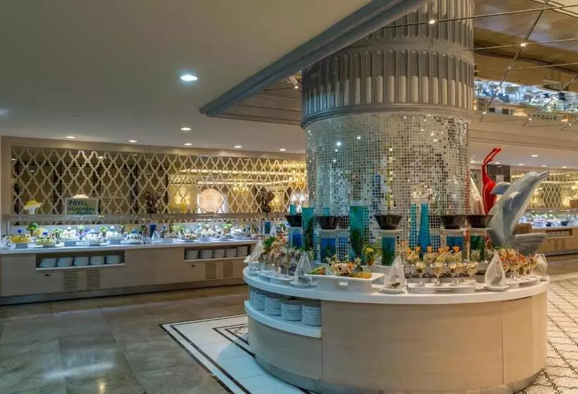 Курорт Royal Alhambra Palace