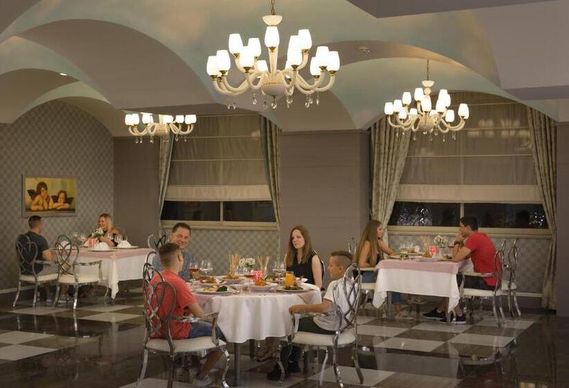 منتجع Royal Alhambra Palace