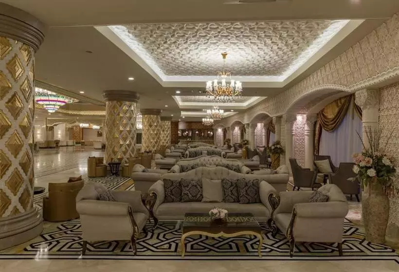 Курорт Royal Alhambra Palace