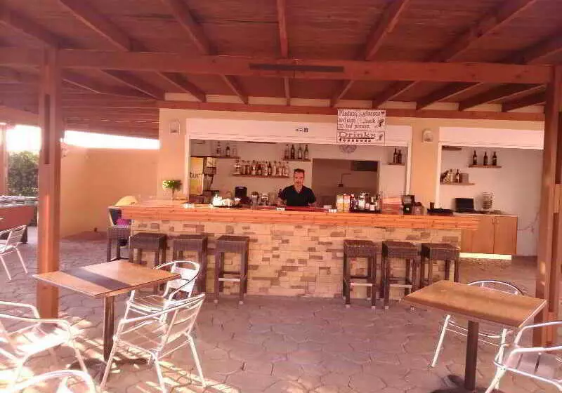 Roselands Hotel Bungalows