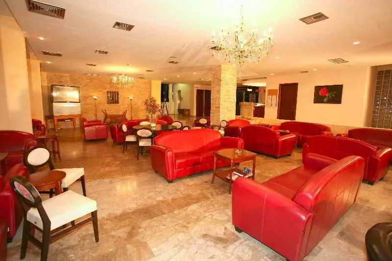 Roselands Hotel Bungalows