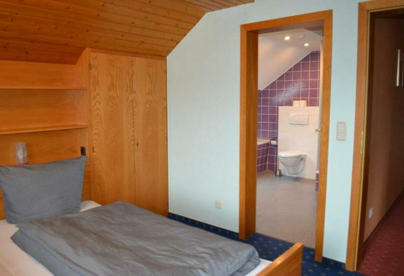 پانسیون Pause