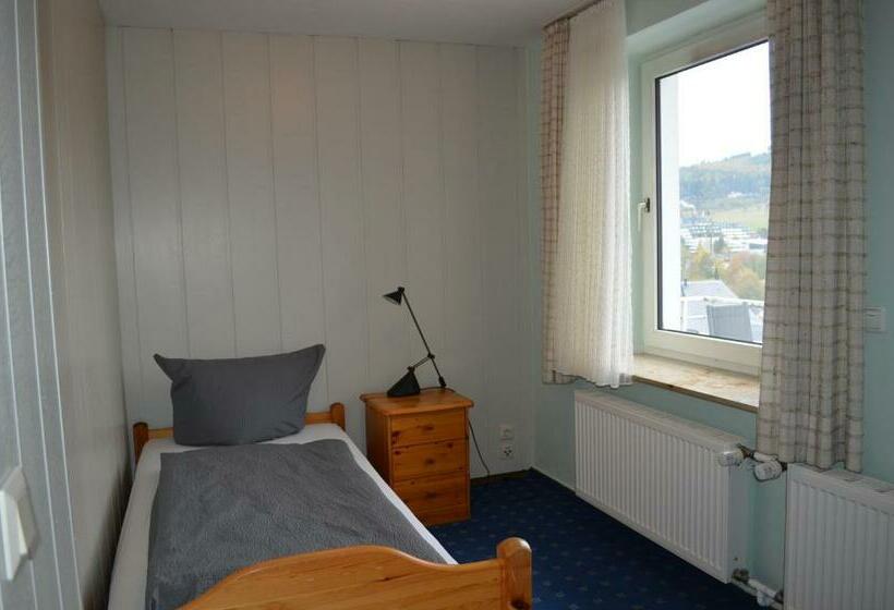 پانسیون Pause