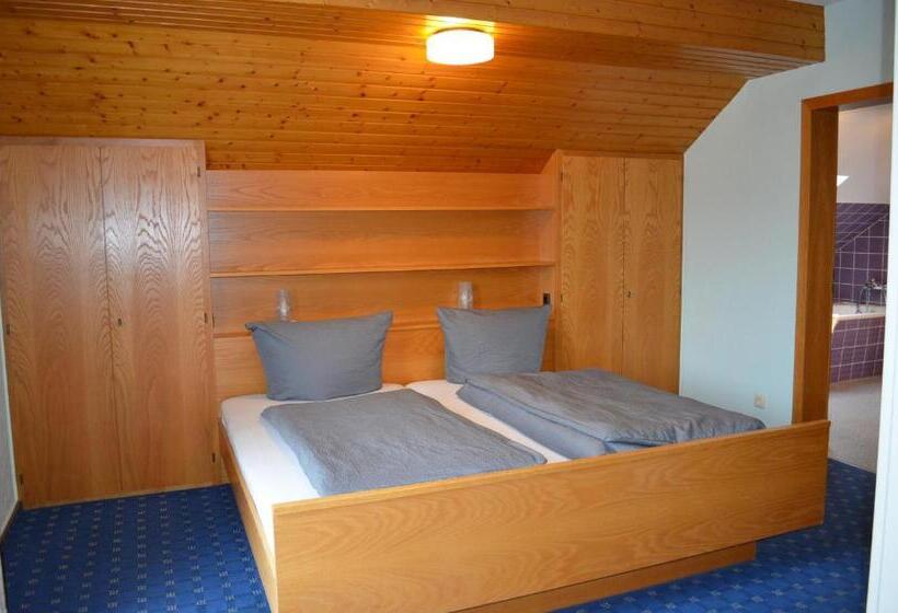 پانسیون Pause