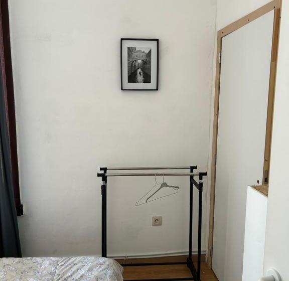 تختخواب و صبحانه House