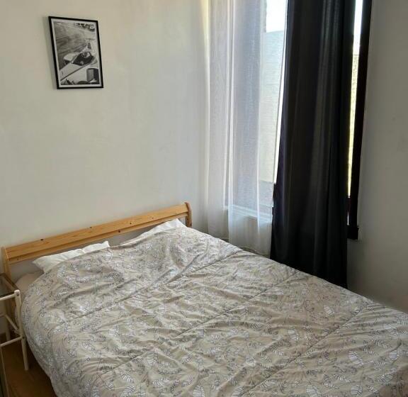 تختخواب و صبحانه House