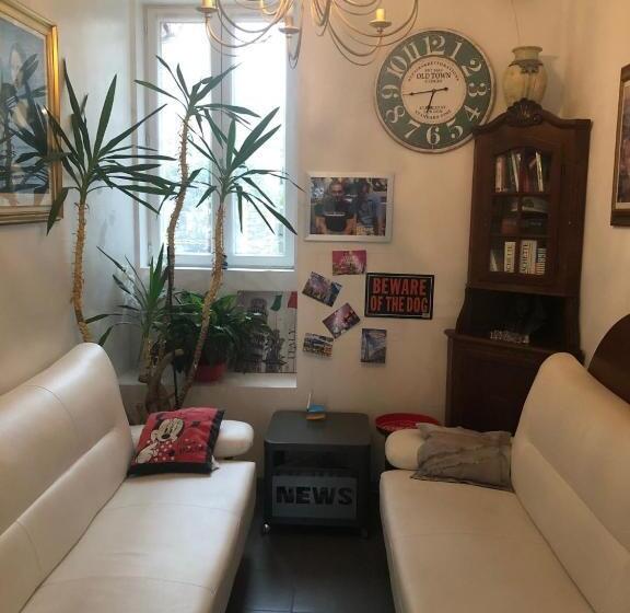 تختخواب و صبحانه House