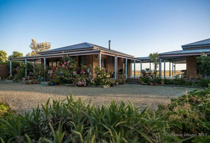 ペンション Sanctuary@waratah