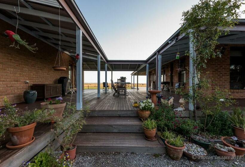 ペンション Sanctuary@waratah