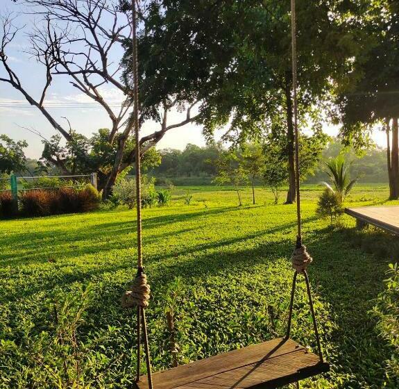 Baan Tonjaeng Resort