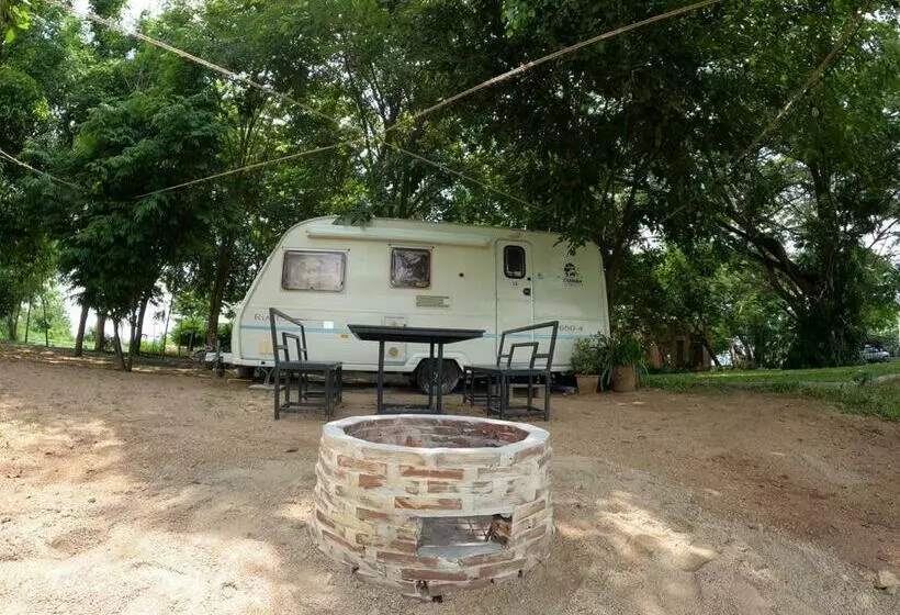 Baan Tonjaeng Resort