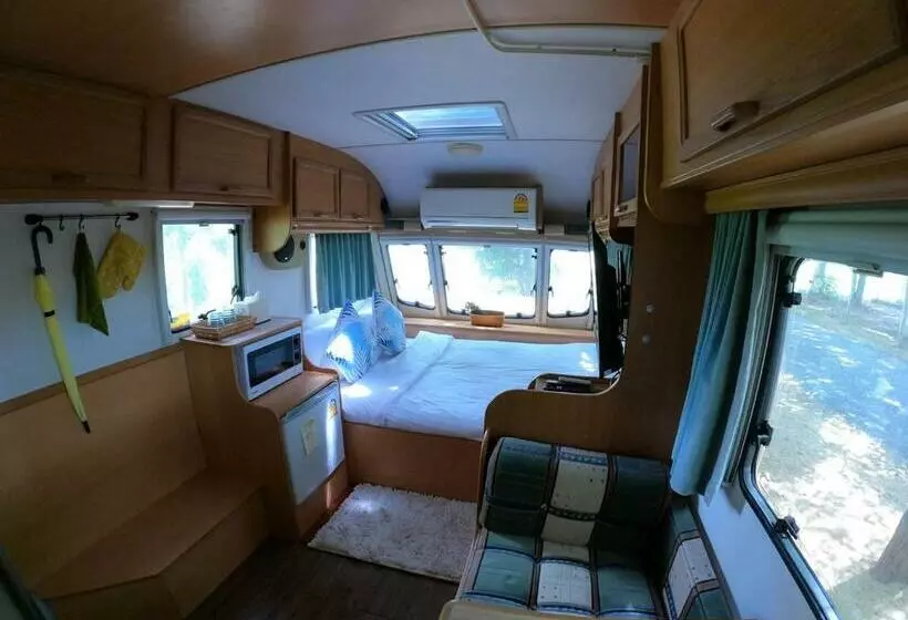 Baan Tonjaeng Resort