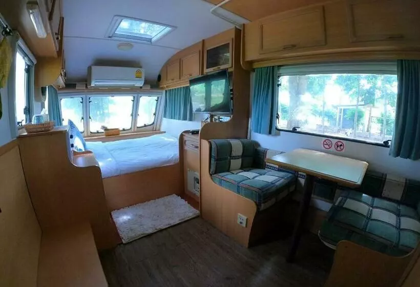 Baan Tonjaeng Resort