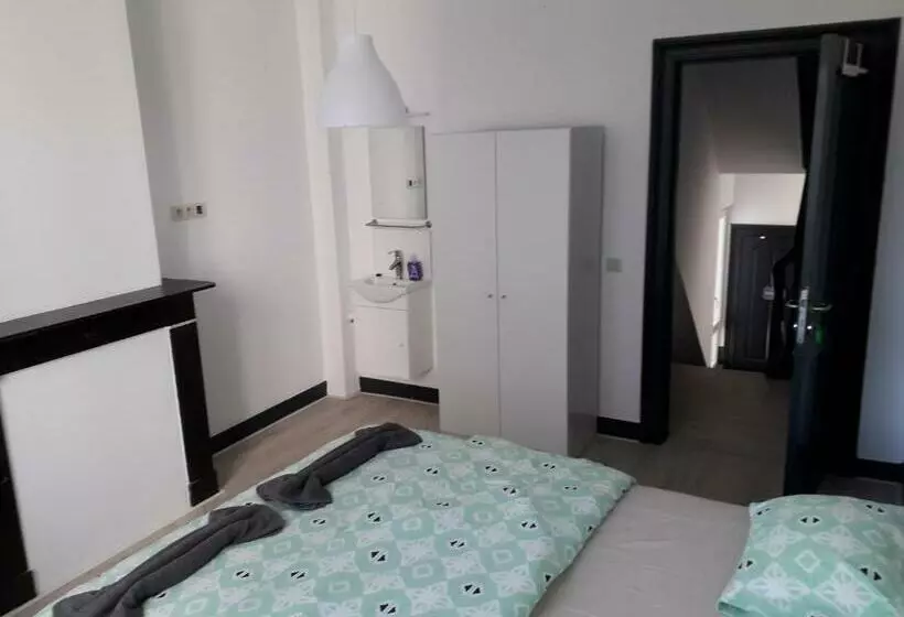 تختخواب و صبحانه Leonard Room