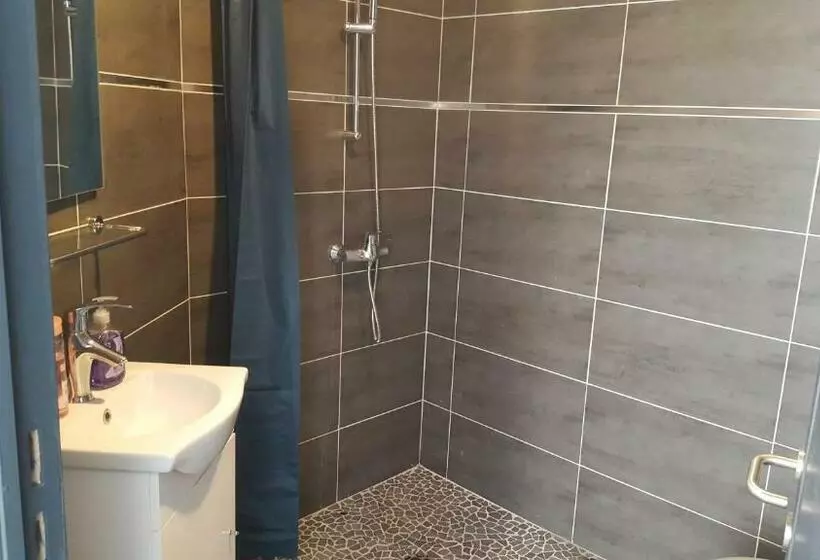 تختخواب و صبحانه Leonard Room