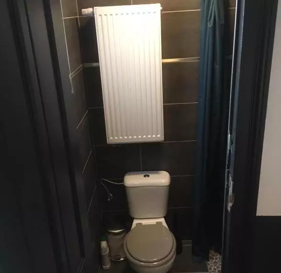 تختخواب و صبحانه Leonard Room