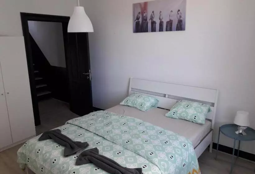 تختخواب و صبحانه Leonard Room