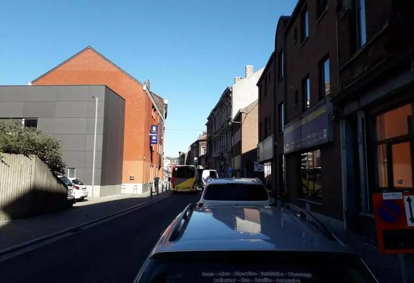 تختخواب و صبحانه Leonard Room